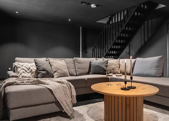 Draivi A By Hilla - 3br And Alcove 레비